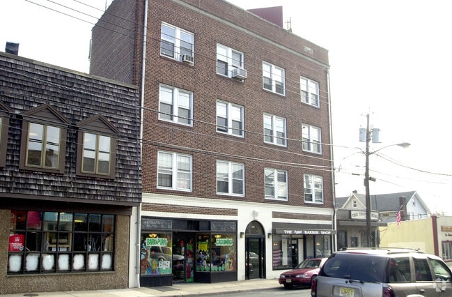 311 Queen Anne Road - 311 Queen Anne Rd