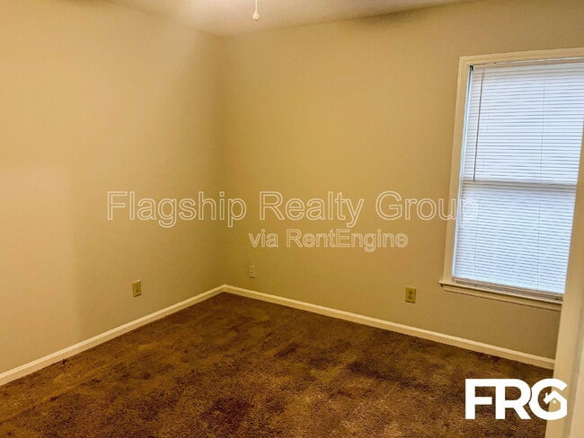 Building Photo - 107 Chesterfield Ct