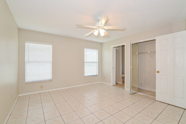 Building Photo - 3116 S Horizon Pl