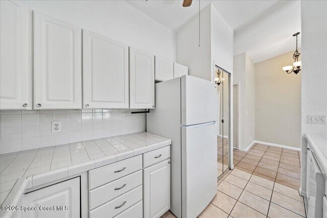 Building Photo - 5283 Palmetto Dr