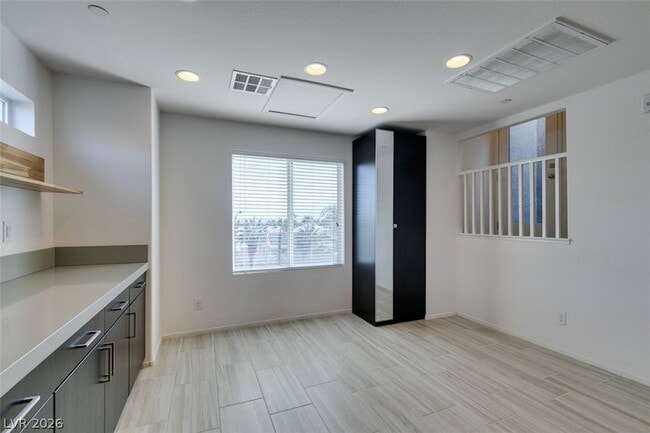 Building Photo - 9050 W Tropicana Ave