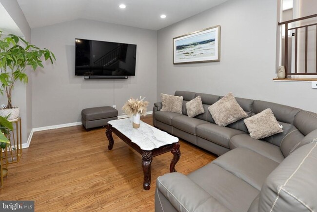 Building Photo - 912 Aston Martin Dr