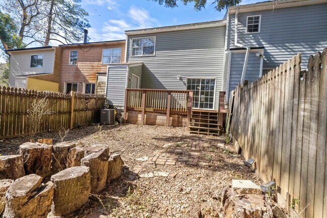 Building Photo - 2387 Gregory Dr