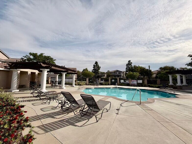 Building Photo - 11450 Church St