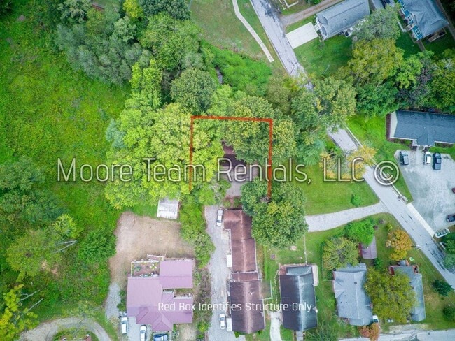 Building Photo - Cozy 2 Bed House with Deck & Yard