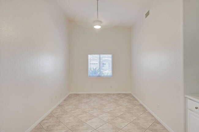 Building Photo - Beautiful 3 Bedroom Single Story Home in A...
