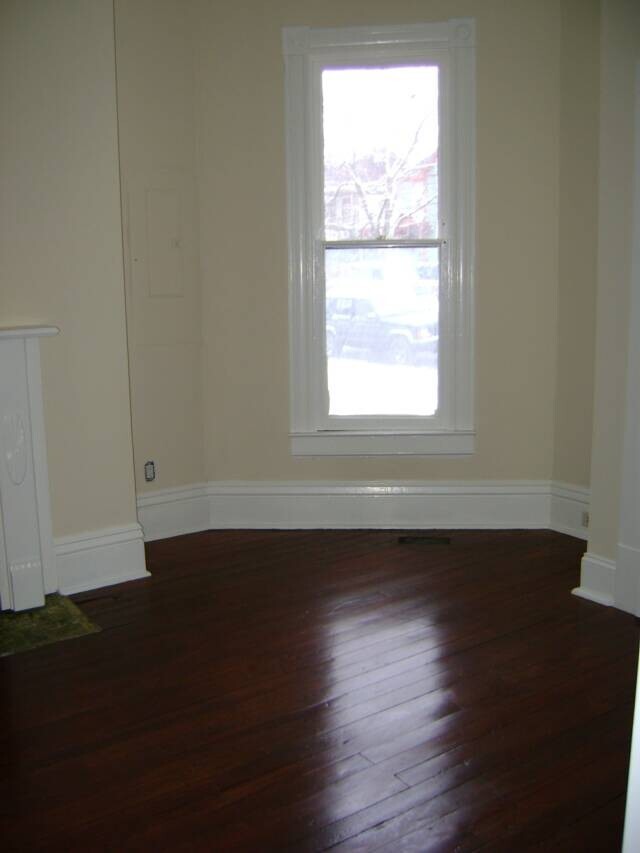 Building Photo - 350 S Broadway Park