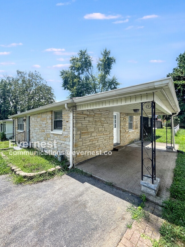 Building Photo - 203 Shannon Ln