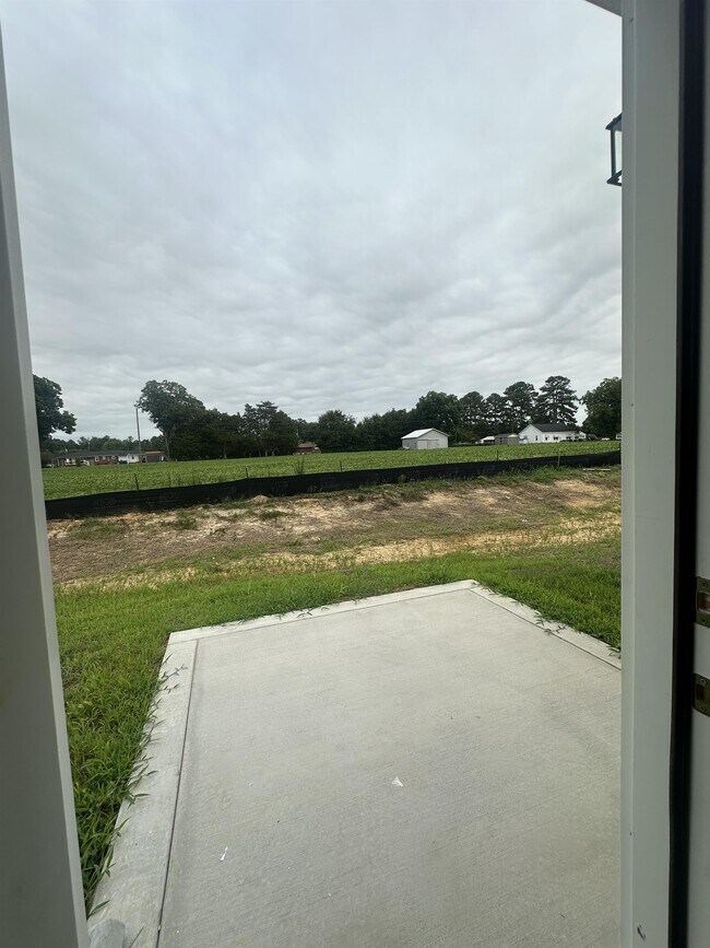 Building Photo - 813 Middleton Rd
