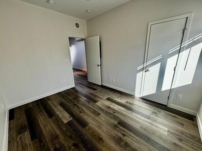 Building Photo - Newly Renovated 1 Bed/1 Bath