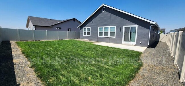 Building Photo - 12339 Shadow River St