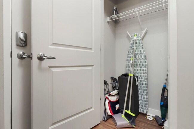 Building Photo - 255 N Addison Ave