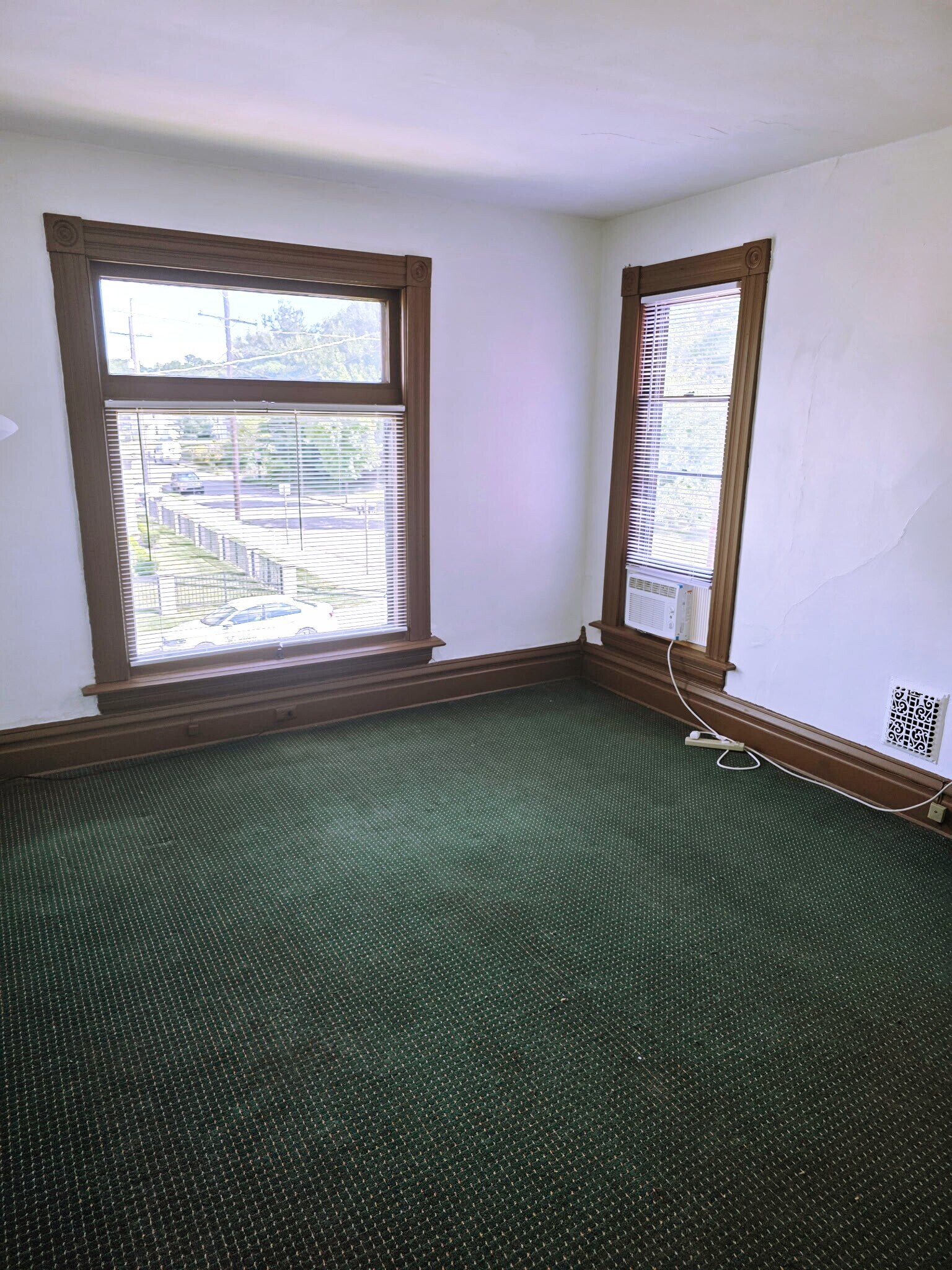 Living Room - 45 1/2 E Duncan St