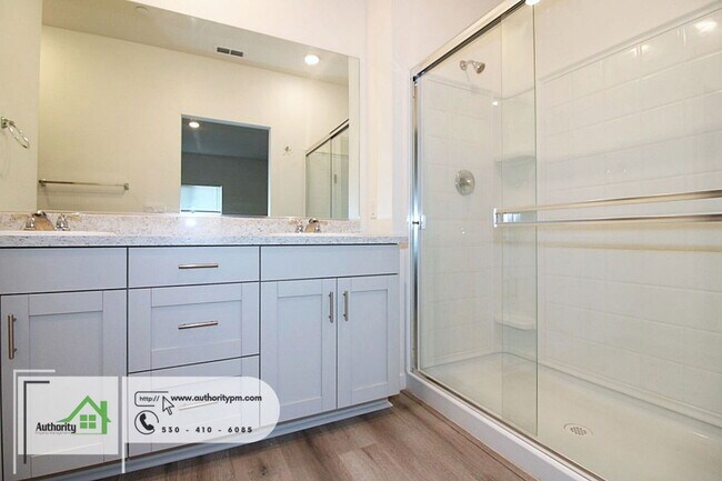 Building Photo - 3010 Silverstone Dr