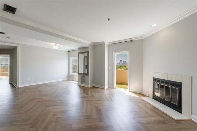 Building Photo - 2161 Peachtree Rd NE