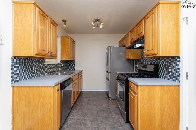 Building Photo - 1217 Sun Valley Dr