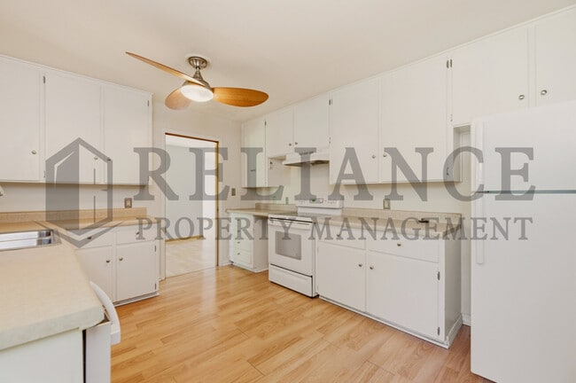 Building Photo - 6216 E Orme St