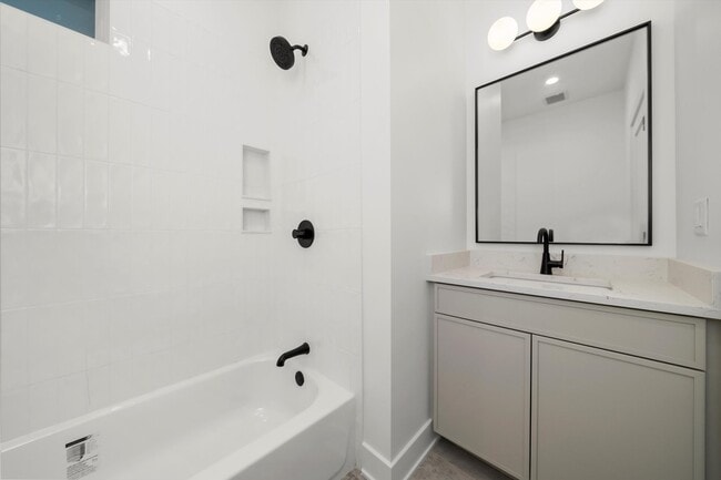 Building Photo - 1037 Belleforte Ave