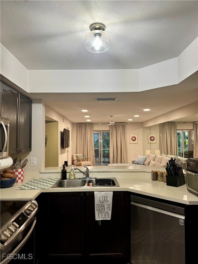 Building Photo - 28260 Pine Haven Way