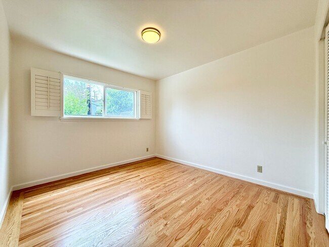 Building Photo - Newly Remodeled San Bruno Home - Easy SF/Silicon Valley Commute