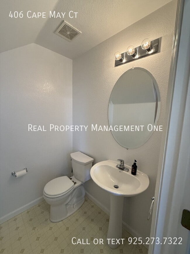 Building Photo - 406 Cape May Ct