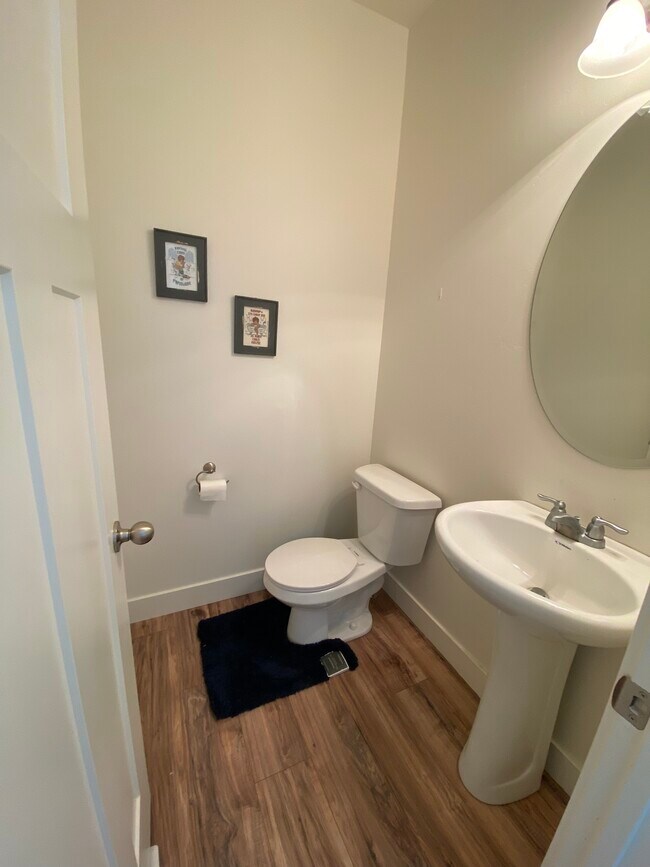 Building Photo - 238 E 370 N