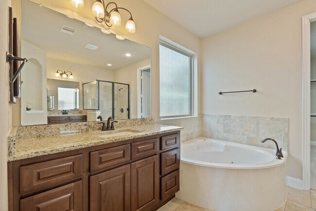 Building Photo - 166 Lindenberry Cir