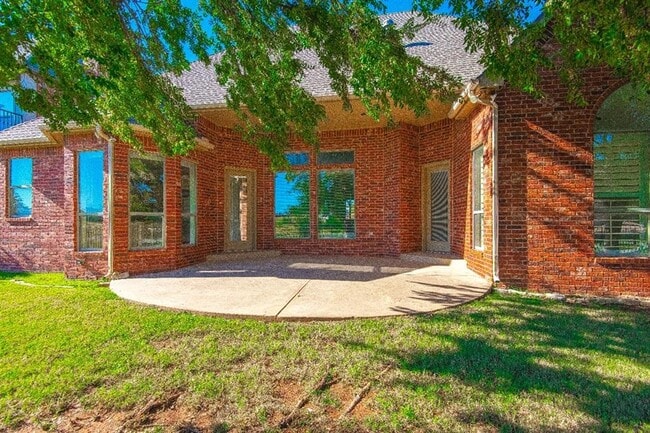 Building Photo - 16912 Rugosa Rose Dr