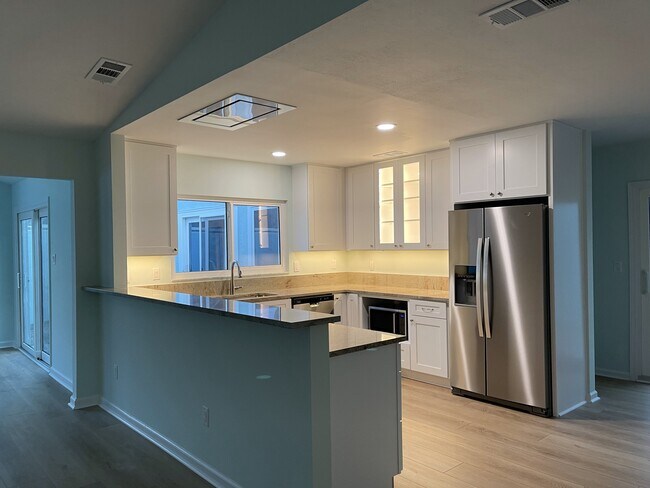 All new gourmet kitchen - 208 Mayan Ter