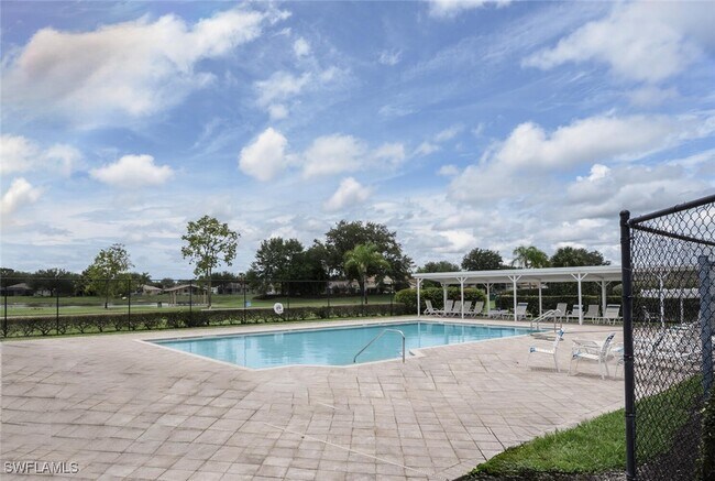 Building Photo - 1094 Grove Dr