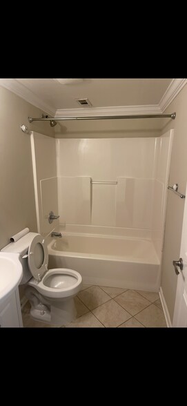 Building Photo - Room in Townhome on Reese Blvd W