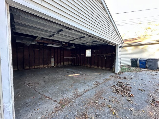 Building Photo - Taft Street Duplex