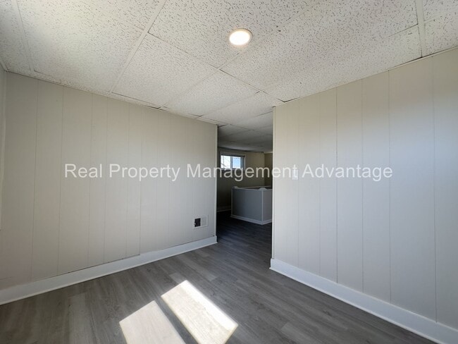 Building Photo - Beautifully Updated 3-Bedroom with Large Open Upstairs!