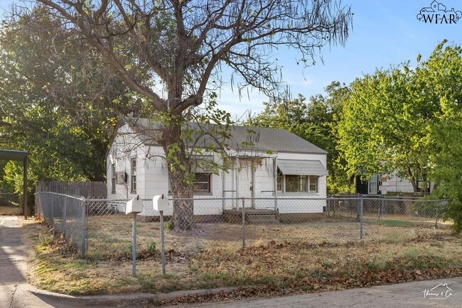 Building Photo - 1613 Hawes Ave