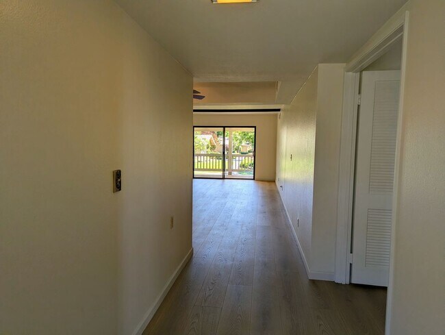 Building Photo - 5069 Cribari Bluff