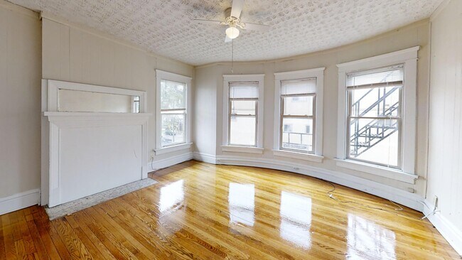Building Photo - 58 E 12th Ave