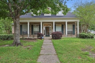 Building Photo - 4 Twin Cir Dr