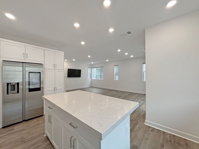 Building Photo - Spacious 3-Bedroom, 3-Bathroom Townhome in...