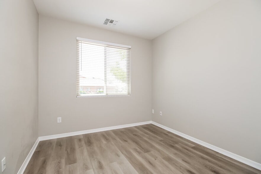 Building Photo - 60664 Eagle Mountain Dr
