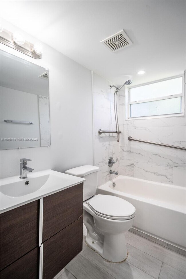 Building Photo - 465 NE 59th St