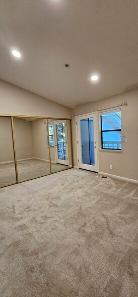 master bedroom - 2600 Oak Rd