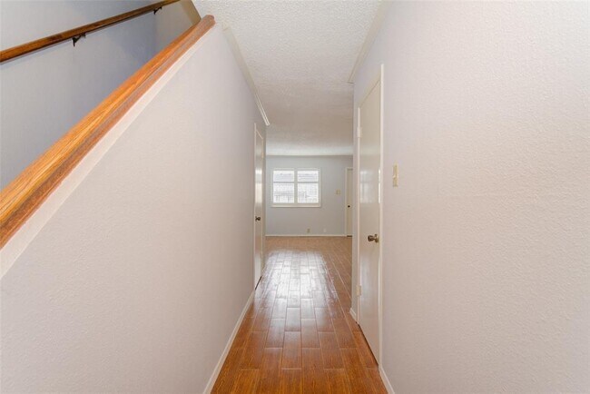 Building Photo - 8102 Amelia Rd