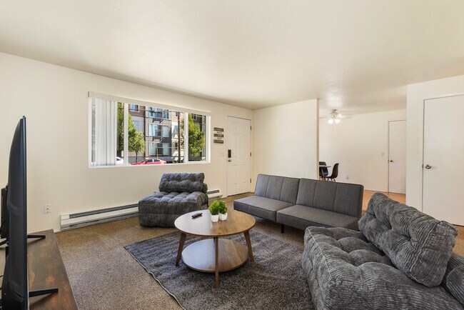 Primary Photo - 15706 Ash Way