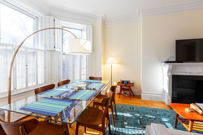 Building Photo - 396 Commonwealth Ave #3C Boston MA 02215