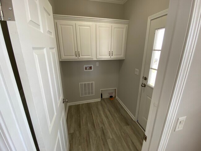 Building Photo - 39248 US Hwy 19 N