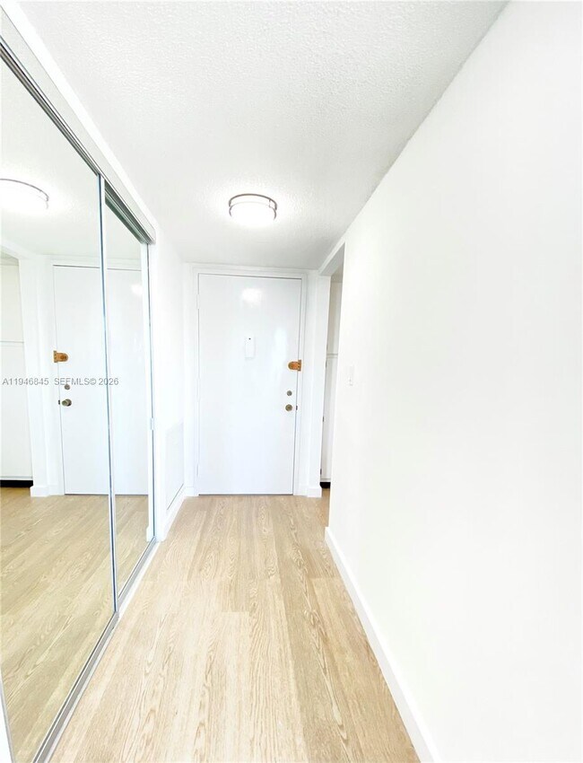 Building Photo - 1200 NE Miami Gardens Dr