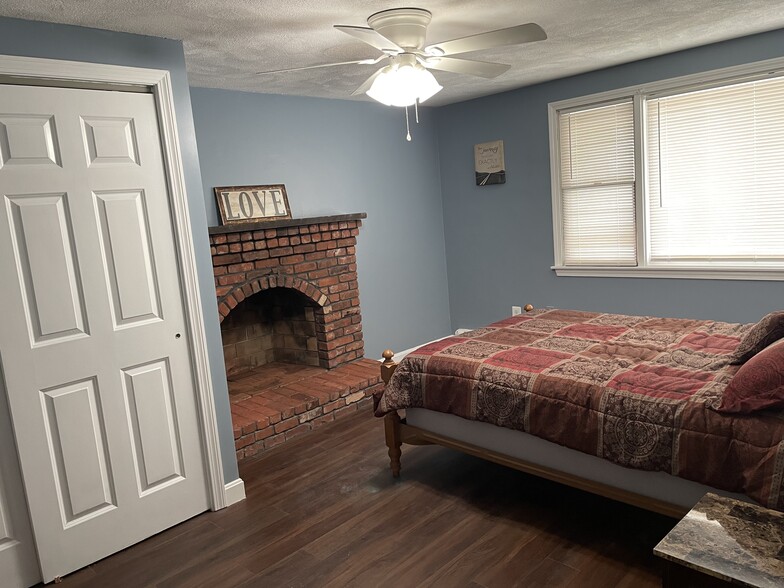 Building Photo - 229 Essex St