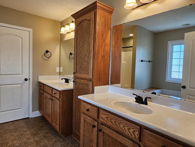 Building Photo - 1155 Raccoon Rd