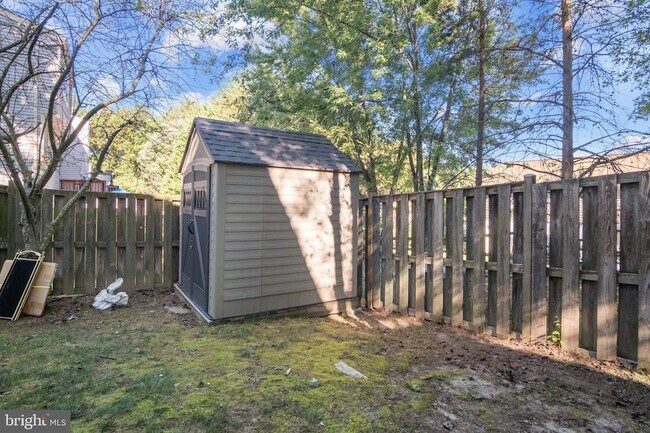 Building Photo - 3390 Longbow Ct