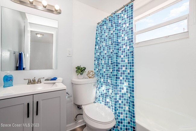 Building Photo - 115 Seminole Ave W